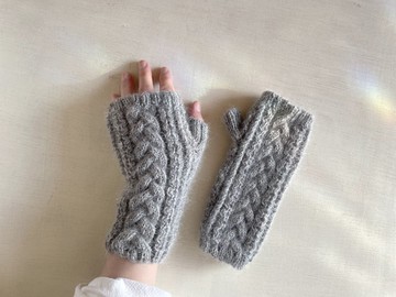 嬰兒羊駝絨與馬海毛混紡麻花手套 - 霜灰色 (接單訂製)