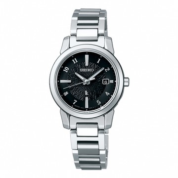 【SEIKO】精工 LUKIA 鈦金屬 數字 SSQV081J 太陽能電波女錶 1B35-0AN0D 銀/黑 28mm