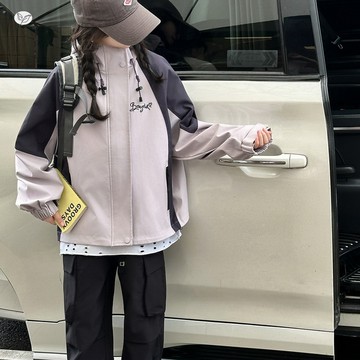 【中大女童/親子裝】休閒撞色刺繡拉鏈連帽外套