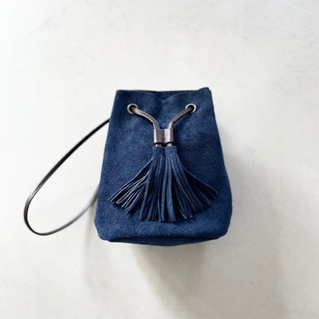 【2025 預購】海軍藍｜綴有流蘇的牛巴洛克絨兩用束口袋包