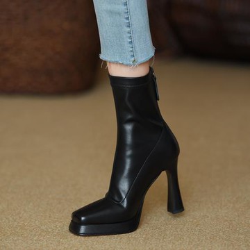 misili 彈力瘦瘦靴粗跟短靴女防水臺女靴子 2024秋冬季新款高跟鞋