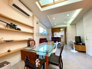 近園區【富群花園】邊間美別墅! 屋況優｜新竹市香山區富群街