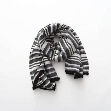 春秋季長款灰白條紋圍巾 女士加寬加厚大披肩保暖兩用