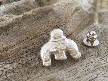 岩俑泥人銀別針徽章/領帶釘