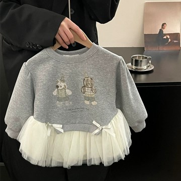 甜酷女孩穿搭～女童秋裝衛衣秋韓係可愛小熊印花上衣兒童網紗蕾絲套頭衫潮 女童休閒上衣 百搭休閒長袖衛衣 兒童寬鬆拼接長袖
