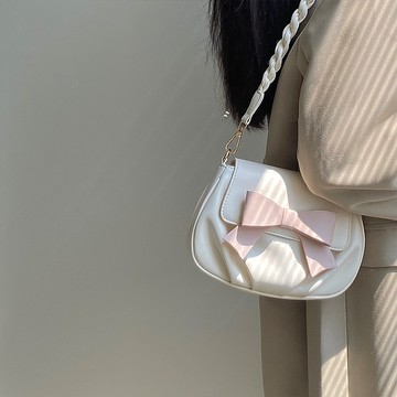 🔥臺灣出貨🔥 2026小眾設計新款女包蝴蝶結小方包褶皺雲朵包柔軟肩斜挎小包包