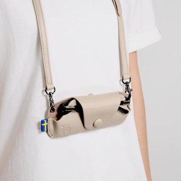 moz瑞典 駝鹿 防潑水 皮革 眼鏡包(奶油白)