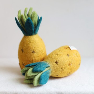 羊毛出在羊山上 羊毛氈 鳳梨 旺來 招財  過年 蔬果擺件