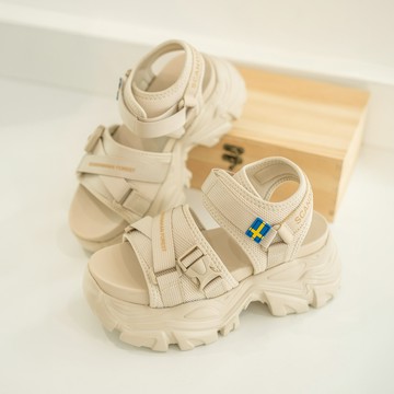 (現貨)SCANDINAVIAN FOREST北歐小刺蝟-奇幻黑鏡．厚底增高涼鞋-香草杏