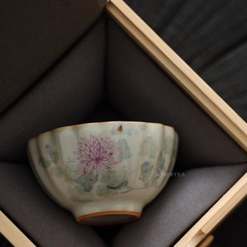 聞說|景德鎮市純手繪天青汝窯品茗杯《秋菊圖》曉華制