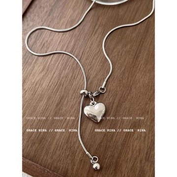 時代潮流！簡約銀色愛心吊墜項鏈女長款秋冬毛衣鏈配飾輕奢高級感