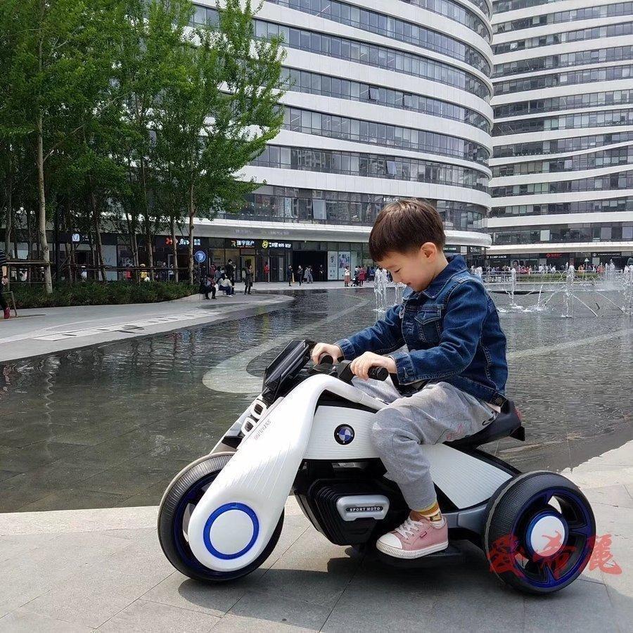 電動乗用バイク 電動乗用カー 乗用玩具 乗用リモコンカー 電動自動車 子供用 電動ラジコンカー ベビー電動自動車 揺れ機能付き リアルな車体 屋外 散歩