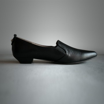 The Black (純粹黑) Heeled Loafers | WL