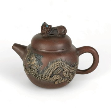 《博古珍藏》宜興紫砂浮雕龍鳳紋茶壺．早期收藏．老件．超值回饋