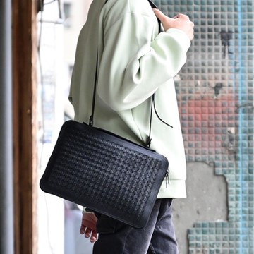 BOTTEGA VENETA 寶緹嘉  經典編織ㄇ字拉鍊兩用筆電/公事包(黑)