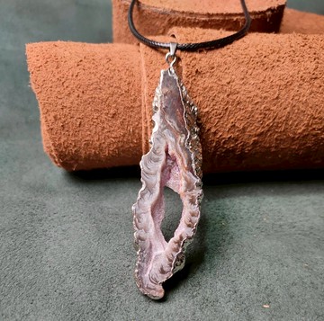 天然瑪瑙水晶洞原石切片吊墜  鎏銀色邊項鏈