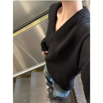 黑色毛衣女秋季慵懶風套頭寬松韓版v領針織衫別致顯瘦打底羊毛衫