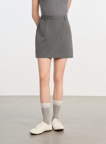 俐落直筒西裝短裙