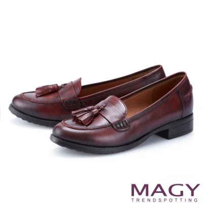 MAGY 蠟感流蘇真皮文青樂福 女 低跟鞋 酒紅
