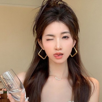 免運🔥歐美新款菱形耳環S925銀針簡約氣質高級誇張耳飾方形大耳圈耳釘 女生耳環 流蘇耳環 耳飾 垂墜式耳環 耳夾 耳釘