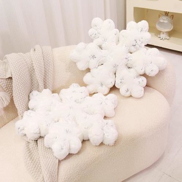 跨境雪花形狀坐墊抱枕可愛軟毛絨玩具睡枕軟妹少女心白色雪花抱枕