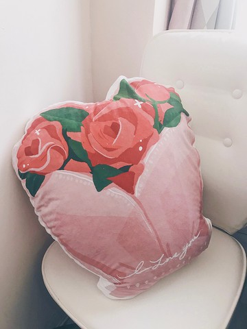 【實用禮物】愛妳一萬年軟綿綿花束造型抱枕靠枕靠墊睡覺抱枕