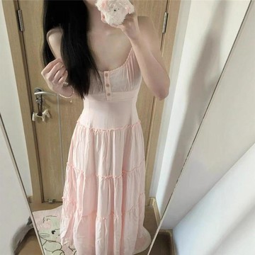 7729 人重複消費🩶法式粉色甜美吊帶連衣裙女裝夏季裙子收腰顯瘦a字裙海邊度假長裙5WUJ