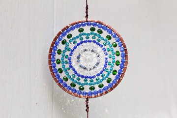 帶有孔雀色調的曼陀羅藝術太陽鏡