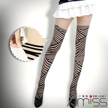 【Amiss】歐美時尚-精緻褲襪-幾何交叉褲襪(膚) Z404-95