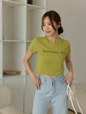 簡約字母百搭短上衣