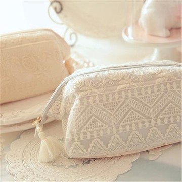 出口日本輕奢高端羊毛刺繡名媛流蘇拉鏈蕾絲隨身化妝包收納包