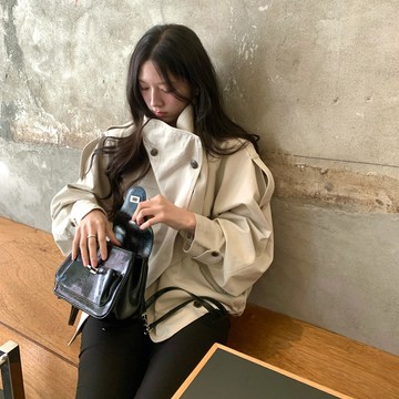 ˏˋ 𝐻𝑒𝑦 𝑆𝑝𝑟𝑖𝑛𝑔 - ̗̀ 🌷⛅️ ̖́‎韓國東大門復古立領雙排扣短款風衣外套女