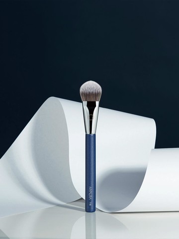 119 Curved Foundation Brush