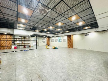 近文心梅川超大空間百坪電梯精裝潢空間附有多個車位｜台中市北屯區梅川東路四段