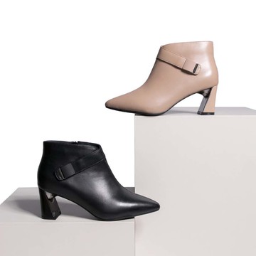 芯太軟 俐落側帶裝飾粗跟短靴 黑 (8H2992)