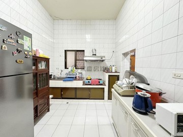 醋咪-鄰近美術館、明誠小學｜7米大面寬車墅｜高雄市鼓山區中華一路