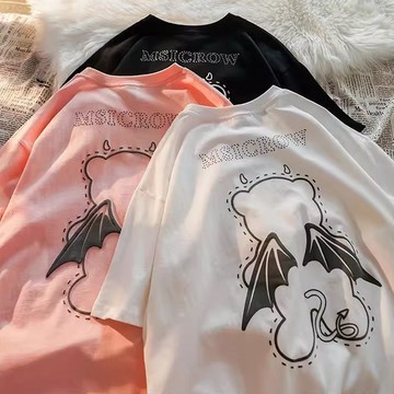 S~XL 前後圖 背後小熊惡魔 純棉 短T 情侶T【Y1373】台灣製造 情侶裝 短袖T恤 男女可穿 快速出貨不用等