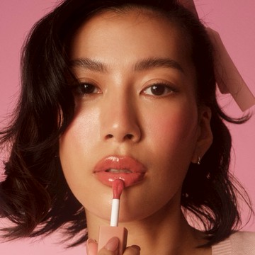 [快速出貨]【FreshO2】嫩滑奶油小蜜糖+嘟嘟唇線筆 Molly莫莉代言推薦 口紅 唇膏 唇釉 唇蜜 唇線｜摩羯座 生日禮物 送禮 新年彩妝福袋 情人節 畢業禮 聖誕 耶誕 紀念日 喬遷 交換禮物