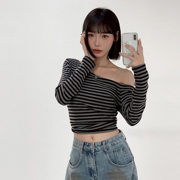 【Aa.chic熱賣商品】慵懶條紋斜肩長袖上衣(三色).女裝/斜肩/條紋/長袖/上衣/簡約/日常/穿搭【C087320】