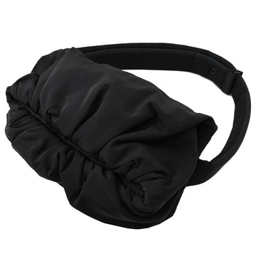 BOTTEGA VENETA 620954 雲朵造型斜背後背/胸口包.黑