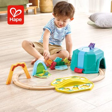 德國Hape 恐龍世界火車玩具盒組合