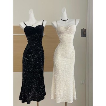 純欲性感白色絲絨亮片v領吊帶連衣裙秋冬款高腰顯瘦包臀A字中長裙