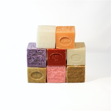 (預購) Le Serail  法國百年手作皂 手工花粒植萃馬賽皂 150g 玫瑰 (LE106-3)