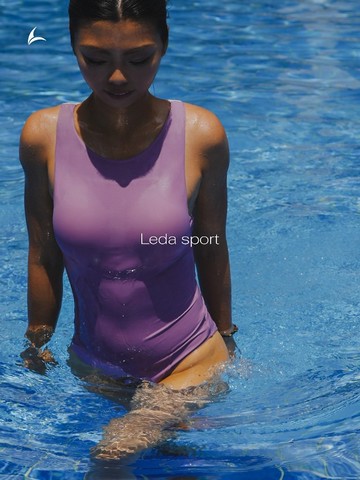 Leda原創小眾高級感裸粉色運動連體泳衣