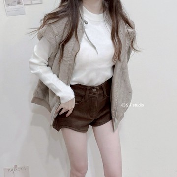 S.T SHOP現貨6482親膚柔軟連帽毛毛背心 口袋背心 保暖 長毛背心 短版背心 鋪棉背心 馬甲外套 連帽馬甲 百搭