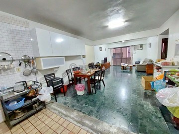 七賢國小優質大四房｜高雄市新興區六合一路