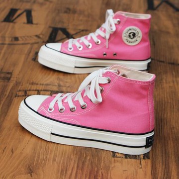 環球粉色高幫帆布鞋女2026春季新款網紅厚底板鞋ins潮爆款小白鞋