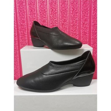 柜雅氏圓頭深口單鞋柔軟舒適軟皮軟底真皮媽媽鞋中跟粗跟工作女鞋