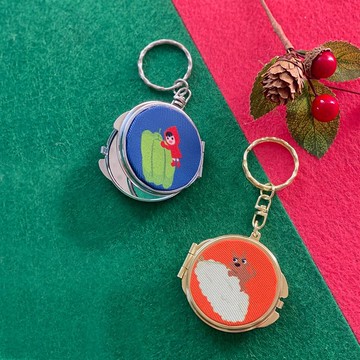 隨身小鏡子 吊飾 – 蔬菜派對 小紅帽與大野狼