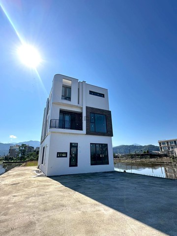 (專)清溝夜市旁.雙面路現代電梯農舍｜宜蘭縣冬山鄉永興路二段